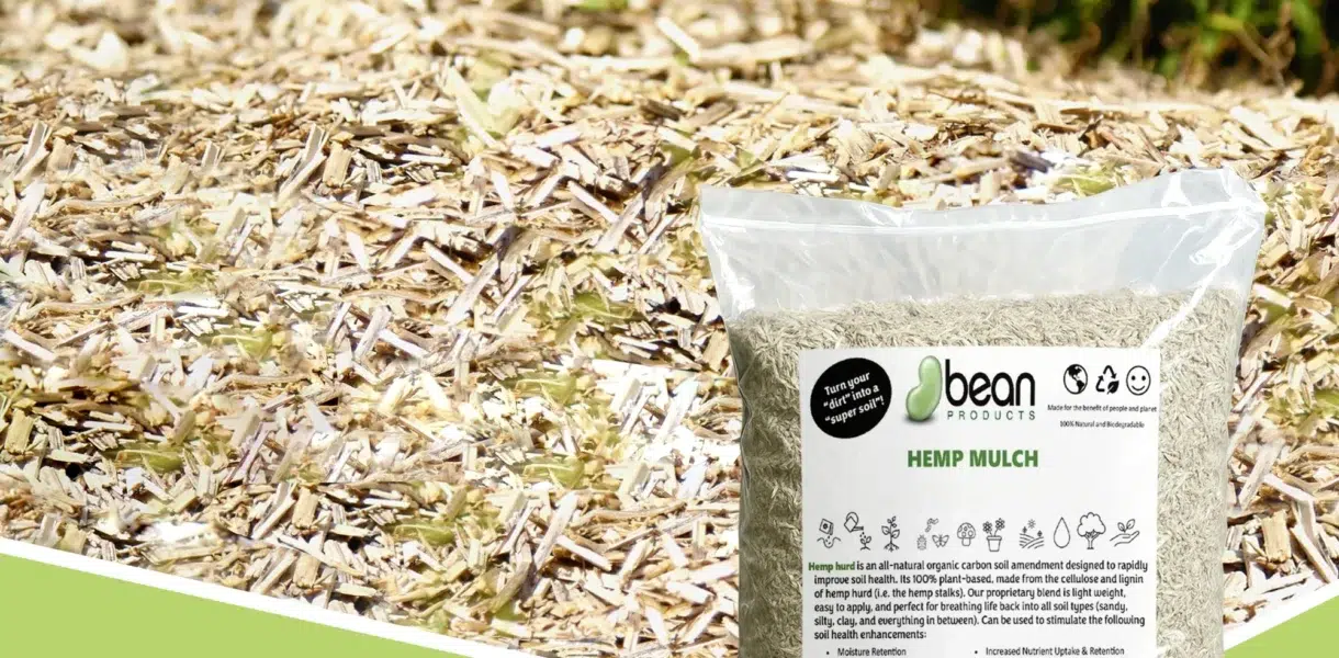 le paillis de chanvre : une solution écologique pour protéger et nourrir vos plantations tout en conservant l'humidité du sol.